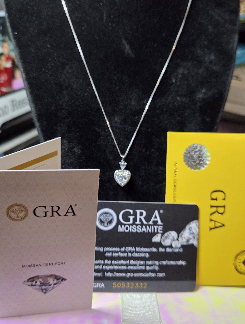 NWT Kay Jewelers 1 Carat Moissanite Halo Necklace